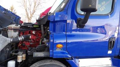 Freightliner Cascadia 113 Left Cowl