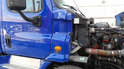 Freightliner Cascadia 113 Right Cowl