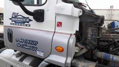Freightliner Cascadia 113 Right Cowl