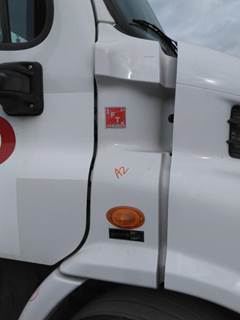 Freightliner Cascadia 113 Right Cowl