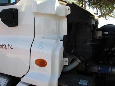Freightliner Cascadia 113 Right Cowl