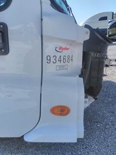 Freightliner Cascadia 113 Cowl