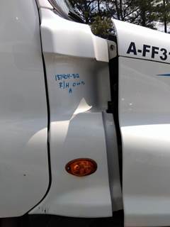 Freightliner Cascadia 113 Right Cowl