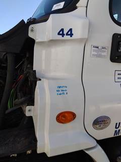 Freightliner Cascadia 113 Left Cowl