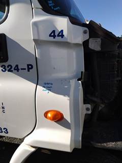 Freightliner Cascadia 113 Right Cowl