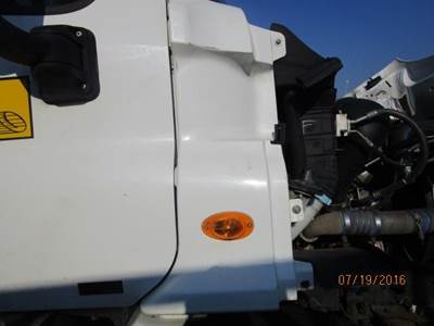 Freightliner Cascadia 113 Right Cowl