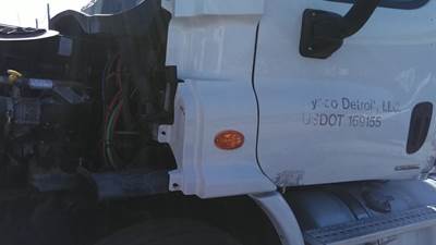 Freightliner Cascadia 113 Left Cowl