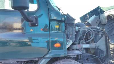 Freightliner Cascadia 113 Right Cowl