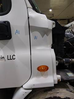 Freightliner Cascadia 113 Right Cowl