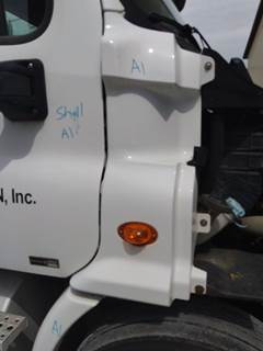 Freightliner Cascadia 113 Right Cowl