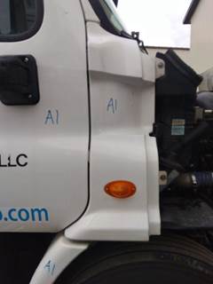 Freightliner Cascadia 113 Right Cowl