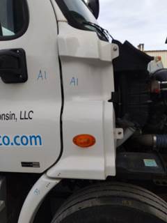 Freightliner Cascadia 113 Right Cowl