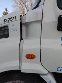 Freightliner Cascadia 113 Left Cowl