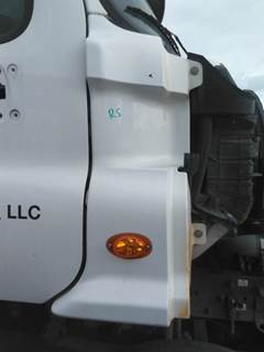Freightliner Cascadia 113 Right Cowl