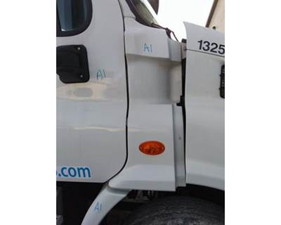 Freightliner Cascadia 113 Right Cowl