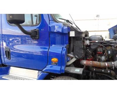 Freightliner Cascadia 113 Right Cowl