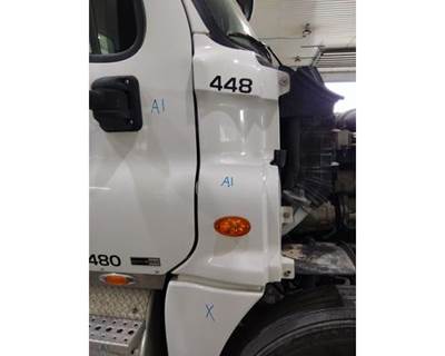 Freightliner Cascadia 113 Right Cowl