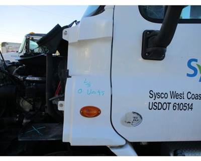 Freightliner Cascadia 113 Left Cowl