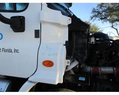Freightliner Cascadia 113 Right Cowl