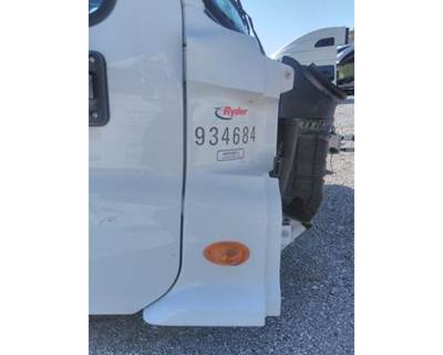 Freightliner Cascadia 113 Cowl