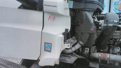 Freightliner Cascadia 116 Right Cowl