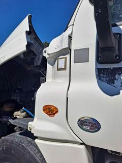 Freightliner Cascadia 125 Left Cowl