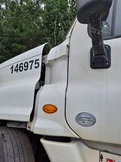 Freightliner Cascadia 125 Left Cowl
