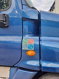 Freightliner Cascadia 125 Right Cowl