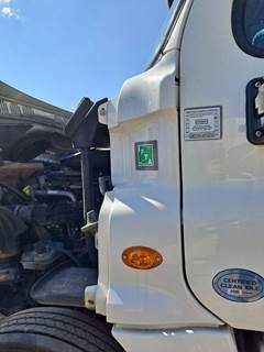 Freightliner Cascadia 125 Left Cowl