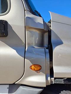Freightliner Cascadia 125 Right Cowl