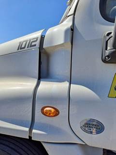 Freightliner Cascadia 125 Left Cowl