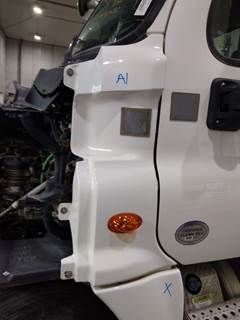 Freightliner Cascadia 125 Left Cowl