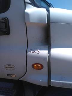 Freightliner Cascadia 125 Right Cowl