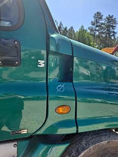 Freightliner Cascadia 125 Right Cowl