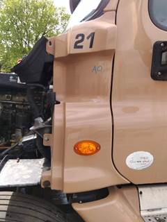 Freightliner Cascadia 125 Left Cowl