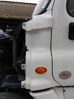 Freightliner Cascadia 125 Left Cowl
