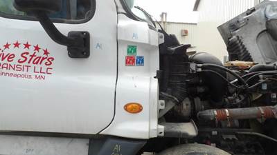 Freightliner Cascadia 125 Right Cowl