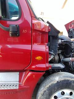 Freightliner Cascadia 125 Right Cowl