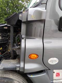 Freightliner Cascadia 125 Left Cowl