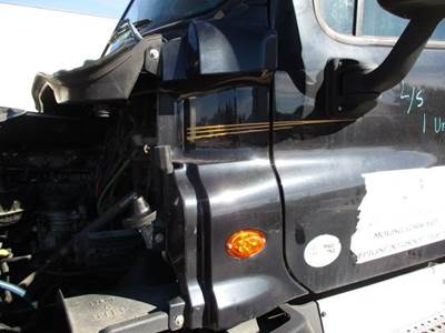 Freightliner Cascadia 125 Left Cowl