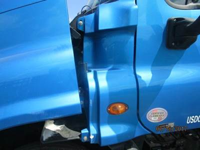 Freightliner Cascadia 125 Left Cowl