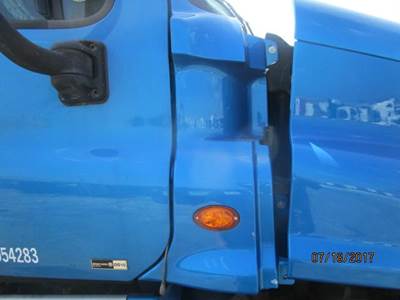 Freightliner Cascadia 125 Right Cowl