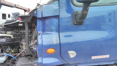 Freightliner Cascadia 125 Left Cowl