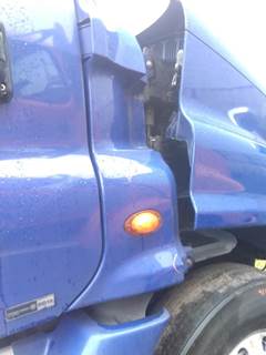 Freightliner Cascadia 125 Right Cowl