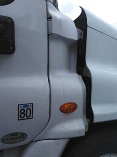 Freightliner Cascadia 125 Right Cowl