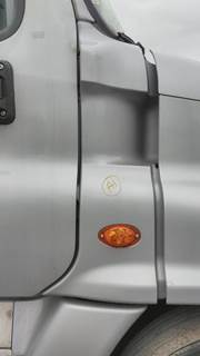 Freightliner Cascadia 125 Right Cowl