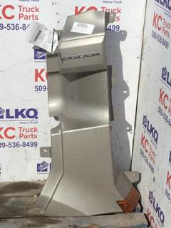 Freightliner Cascadia 125 Left Cowl