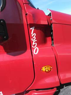 Freightliner Cascadia 125 Right Cowl