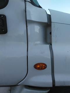 Freightliner Cascadia 125 Right Cowl