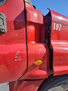 Freightliner Cascadia 125 Right Cowl